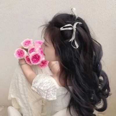 某天后之女隐私外泄，学校展开调查，深夜持续发酵